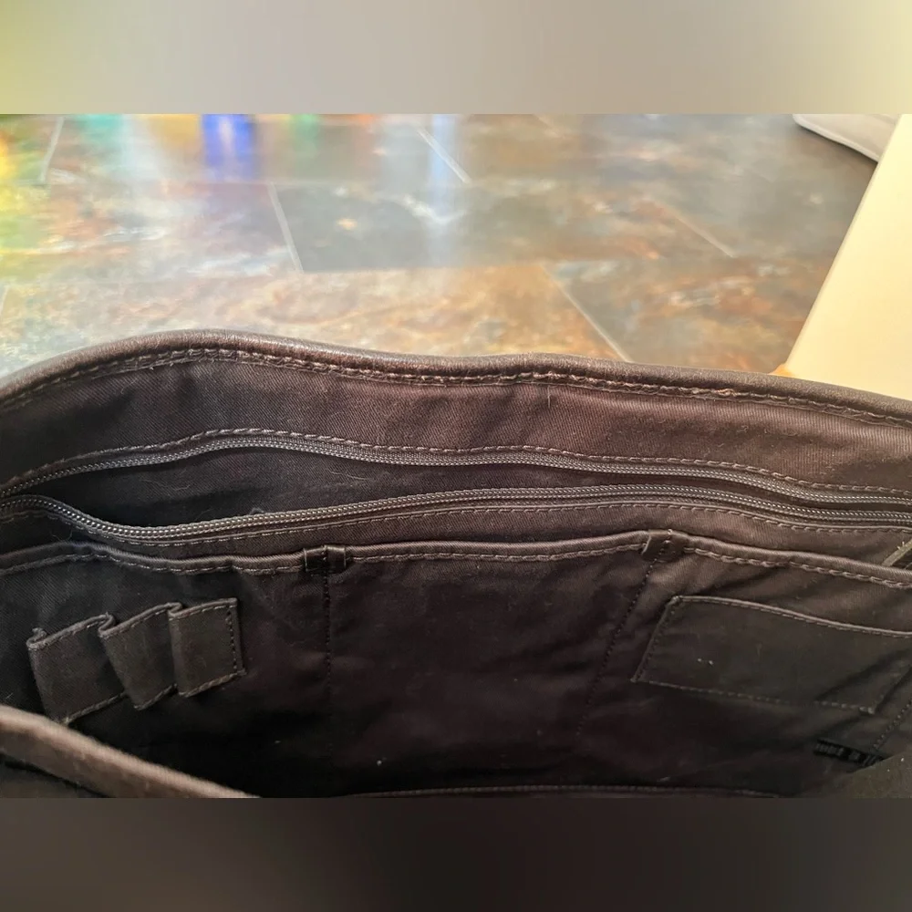 Fossil Estate dark leather adjustable strap messenger laptop bag